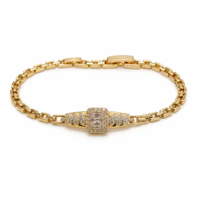 pulseira dourada com fivela de zircões em fundo branco, referencia 85403-1