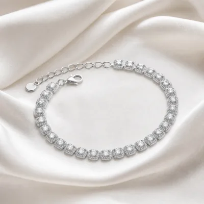 pulseira tennis com cristais quadrados prateado em cetim marfim, referência 85426-1