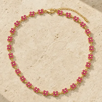 colar de flores com cristais coloridos, C — Rosa Dourado, em pedra clara de tom quente, referência 85428
