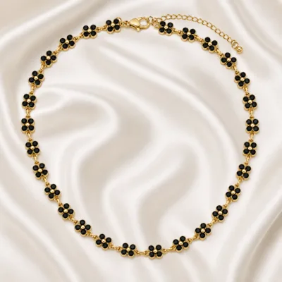 colar de flores com cristais coloridos, D — Preto Dourado, em cetim marfim, referência 85428
