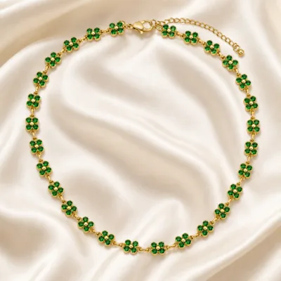colar de flores com cristais coloridos, E — Verde Dourado, em cetim marfim, referência 85428