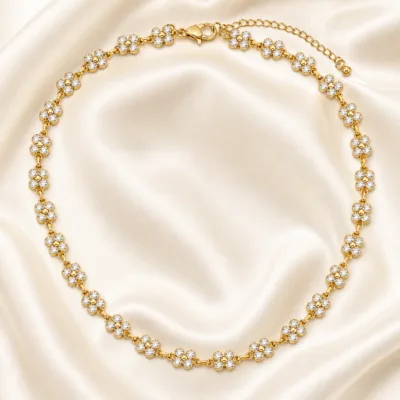 colar de flores com cristais coloridos, G — Cristal Dourado, em cetim marfim, referência 85428
