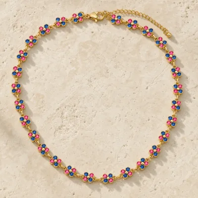 colar de flores com cristais coloridos, I — Rosa e Azul Dourado, em pedra clara de tom quente, referência 85428