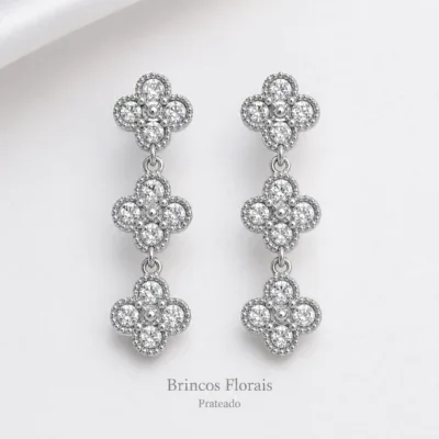 Brincos florais triplos em aço inox prateado