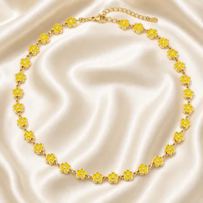 colar dourado de flores esmaltadas, A – Amarelo Dourado, em cetim marfim, referência 85434