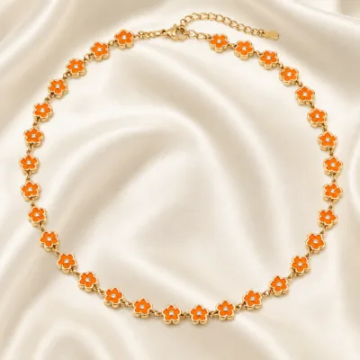 colar dourado de flores esmaltadas, F – Laranja Dourado, em cetim marfim, referência 85434