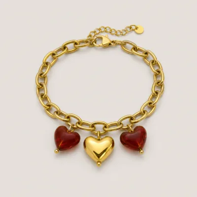 pulseira dourada com corações coloridos, variante dourada, pedra clara, referência 85449-01