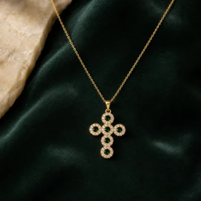 Colar com Cruz de Cristais — 6 Cores — C — Verde
