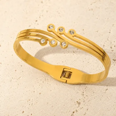 bracelete dourado triplo com cristais, imagem 2, referência 85579-3
