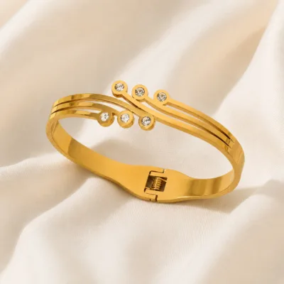 bracelete dourado triplo com cristais, imagem 3, referência 85579-3