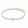 pulseira de cristais com pedra quadrada, fundo branco, referência 85588-3
