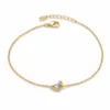 pulseira de coração com cristal, variante dourada, fundo branco, referência 85589