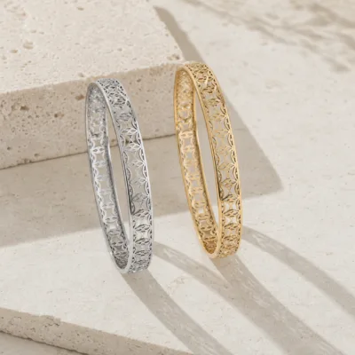 Comparação das pulseiras dourada e prateada, vendidas separadamente