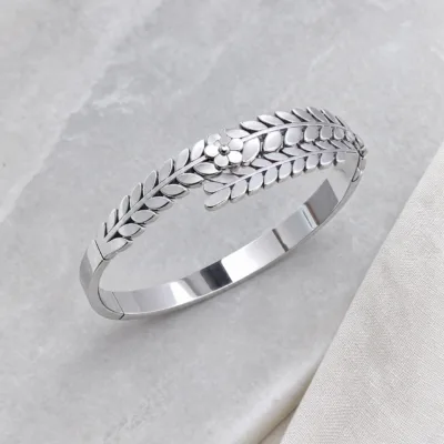 Pulseira Rígida com Folhas e Flor — 2 Cores — B — Prateado