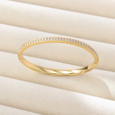 Pulseira Rígida Torcida com Cristais — 2 Cores — A — Branco