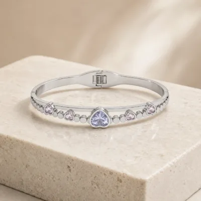 pulseira de corações com cristais, variante prateada, pedra clara, referência 85597-2