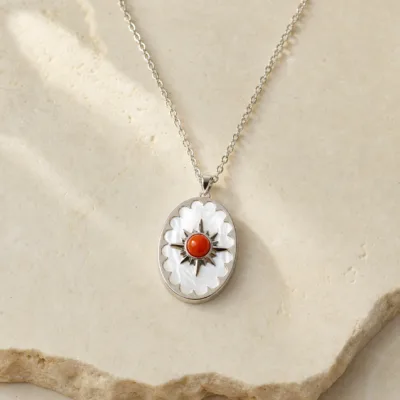 colar prateado estrela concha vermelho-coral, variante prateada, pedra clara, referência K1902-017-1C