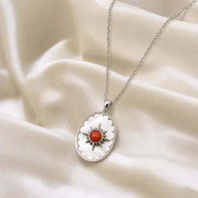 colar prateado estrela concha vermelho-coral, variante prateada, cetim marfim, referência K1902-017-1C