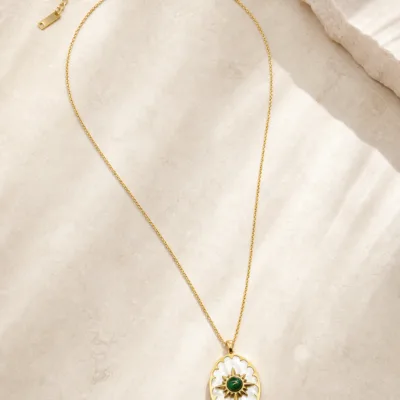 colar dourado estrela concha verde-esmeralda, variante dourada, pedra clara, referência K1902-017-2D