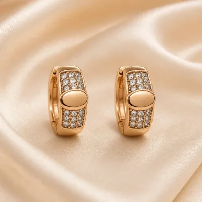Brincos de Argola Dourados Rosa com Placa Oval e Cristais