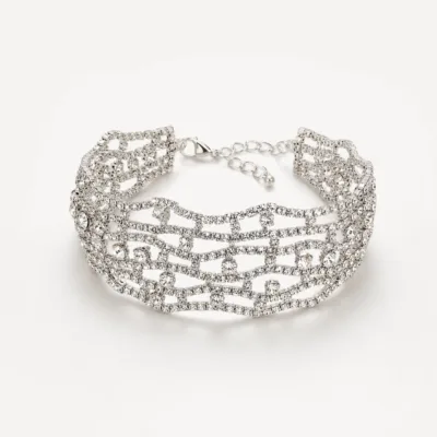 Pulseira Larga Prateada com Linhas Onduladas — A — Prateado