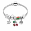 Pulseira prateada de aço com berloques de cereja, versão A, uma unidade — fundo branco