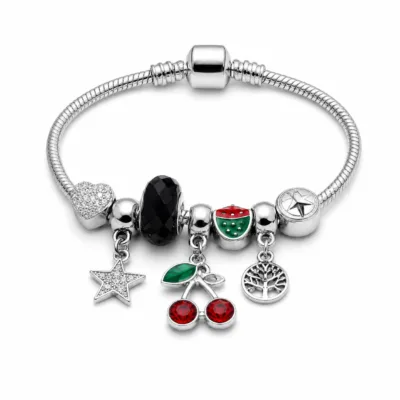 Pulseira Prateada de Aço com Berloques de Cereja Preta em fundo branco