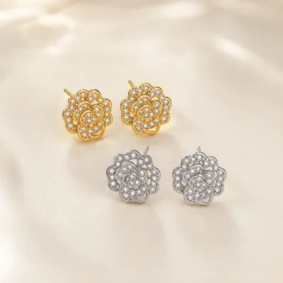Brincos Flor com Cristais — Dourado ou Prateado — A — Dourado