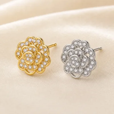 Brincos Flor com Cristais — Dourado ou Prateado — B — Prateado