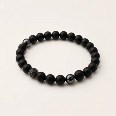 Pulseira de Contas Pretas com Detalhes Contrastantes — A — Preto