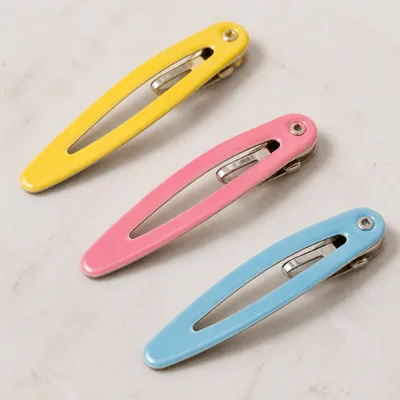 Detalhe dos ganchos de cabelo BB vazados de 5 cm
