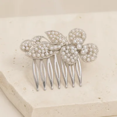 Pente prateado para cabelo com flores e folhas de pérolas