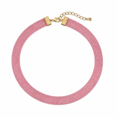 Gargantilha de malha metálica rosa