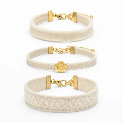 Conjunto de 3 pulseiras de tecido bordado branco