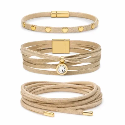 Conjunto de 3 pulseiras com corações bege