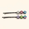 Conjunto de dois ganchos pretos com flores de cristais multicolor