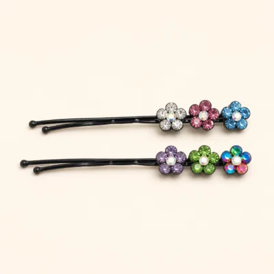 Conjunto de dois ganchos pretos com flores de cristais multicolor