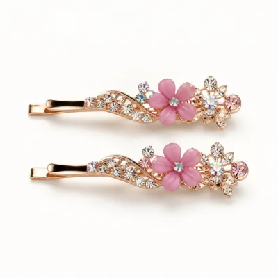 Conjunto de dois ganchos ouro rosa com flor rosa e cristais