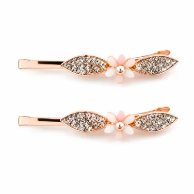 Conjunto de dois ganchos ouro rosa com cristais e flor branca