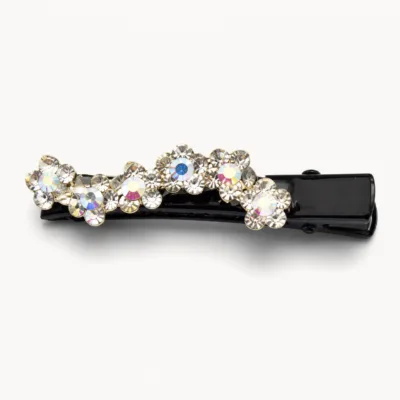 Gancho preto com flores de strass transparente em fundo branco