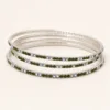 Conjunto de quatro pulseiras prateadas com cristais verdes e AB