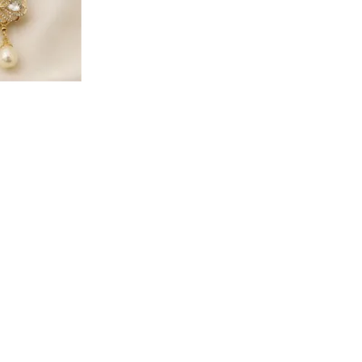 Ivory pearl necklace with gold crystal feather 4972-Q001-4C