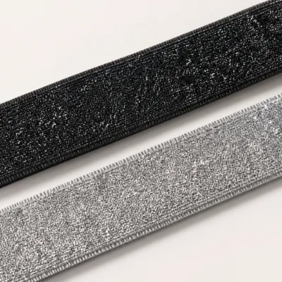 Detalhe do acabamento brilhante preto e prateado