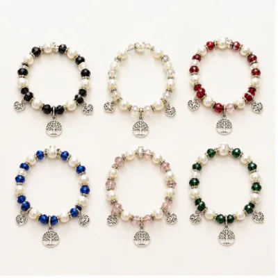 Seis modelos de pulseira de pérolas e cristais com árvore da vida