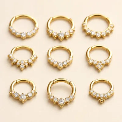 Piercing de Septo Dourado com Zircónias — Dourado com zircónias brancas