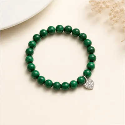 Pulseira verde com coração prateado
