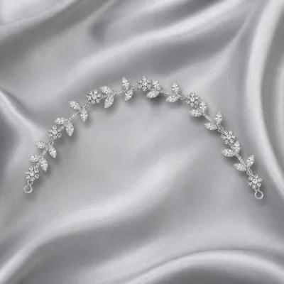 Acessório prateado de cabelo para noiva com flores e folhas de zircónia