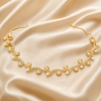 Acessório dourado de cabelo para noiva com pérolas e zircónias