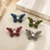 Alfinetes borboleta com pérola em azul, verde, rosa e prateado