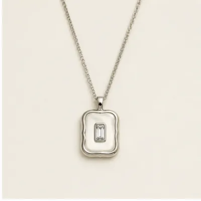 Colar com Pendente Quadrado e Cristal Central — Prateado